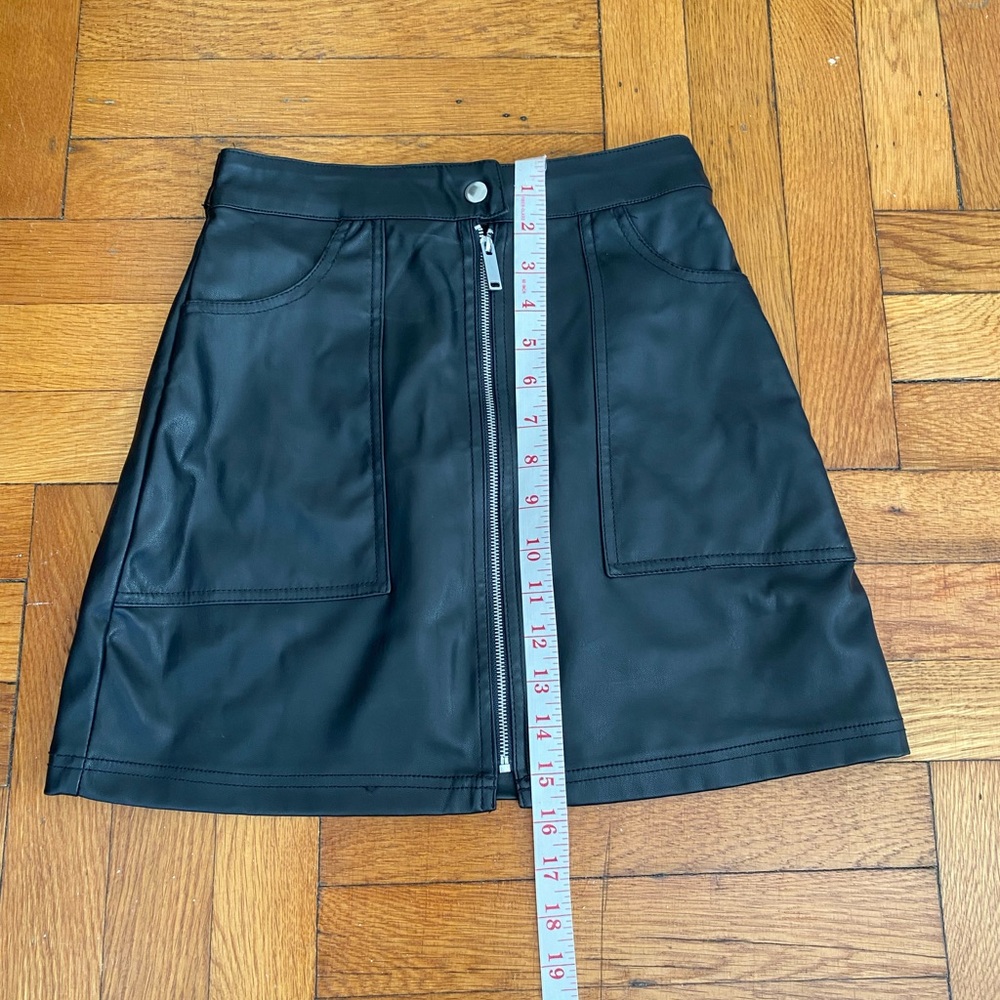Love tree faux leather mini skirt - Size Small